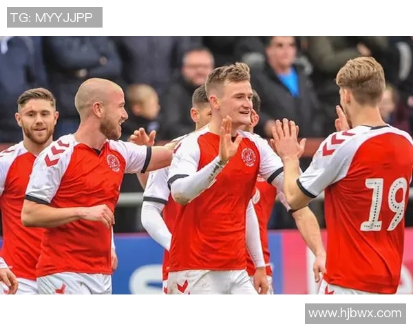 弗利特伍德与桑德兰的激烈对决展现英甲联赛的精彩魅力与竞争态势